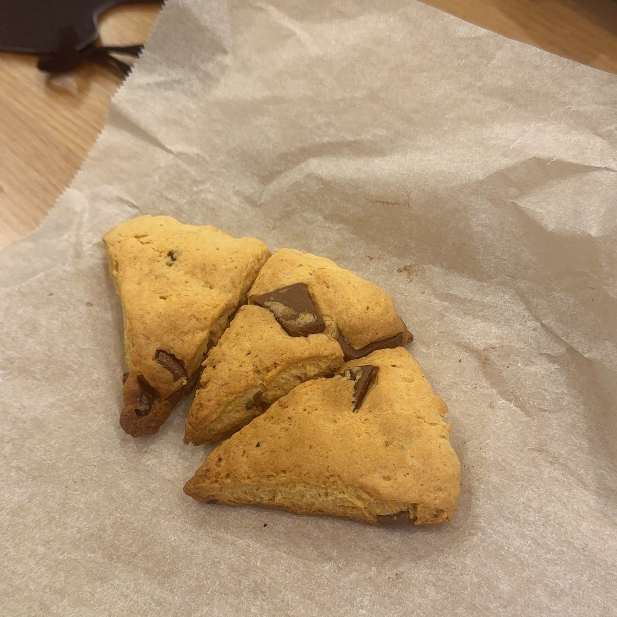 Wono6psg's tweet photo. スコーン🍪つくった
食べすぎてもう3切れしかない https://t.co/AT89QtF4QN