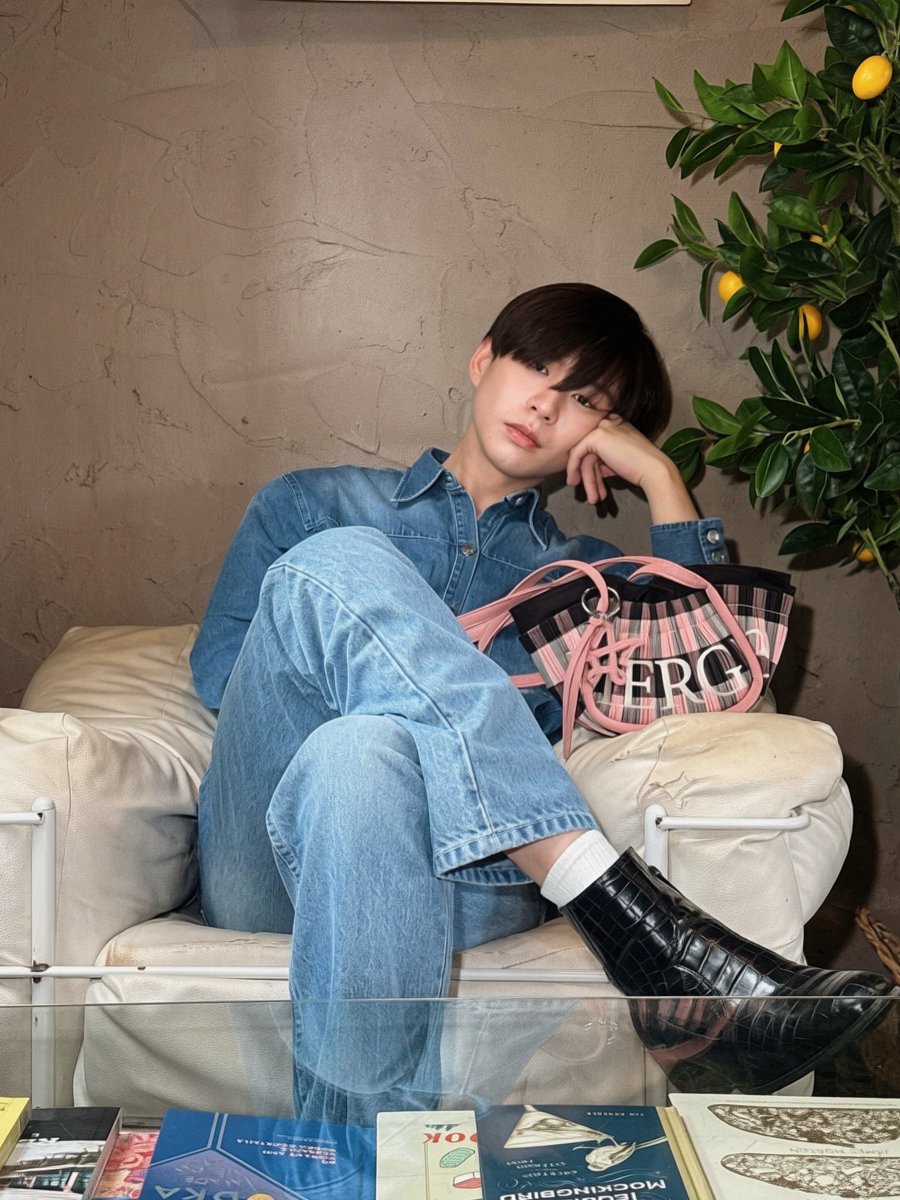 BeverTonliewPH's tweet photo. 🗓️ 08-03-2026🗓️
📸 𝐈𝐆 𝐔𝐩𝐝𝐚𝐭𝐞 : 𝐛𝐛𝐯𝐞𝐫𝐩𝐣 

Blue really looks so well with pink 🫢

#MergeFriends #MERGEADayBag
#bbverpj #เหล่าซอมบี้ของบีเวอร์ 
#BeverTonliewPH https://t.co/VA9yoB1jJ0