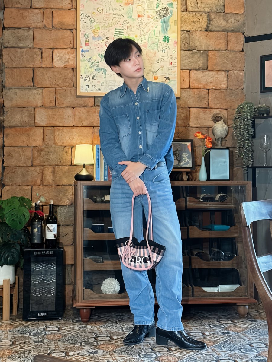 BeverTonliewPH's tweet photo. 🗓️ 08-03-2026🗓️
📸 𝐈𝐆 𝐔𝐩𝐝𝐚𝐭𝐞 : 𝐛𝐛𝐯𝐞𝐫𝐩𝐣 

Blue really looks so well with pink 🫢

#MergeFriends #MERGEADayBag
#bbverpj #เหล่าซอมบี้ของบีเวอร์ 
#BeverTonliewPH https://t.co/VA9yoB1jJ0
