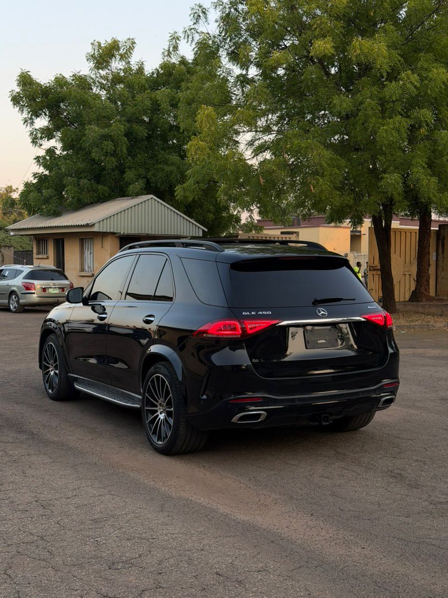 biigben_ltd's tweet photo. Step into pure luxury and power with the Mercedes-Benz GLE 450 (2021 Model)

💰 Price: ₦110,000,000
📌 Slightly Negotiable. 

📲 Serious buyers only —
 0906 811 0070
   
#MercedesGLE450 #LuxurySUV #CarDealsNigeria #AbujaCars #LagosCars https://t.co/Eyq9JyLiPk