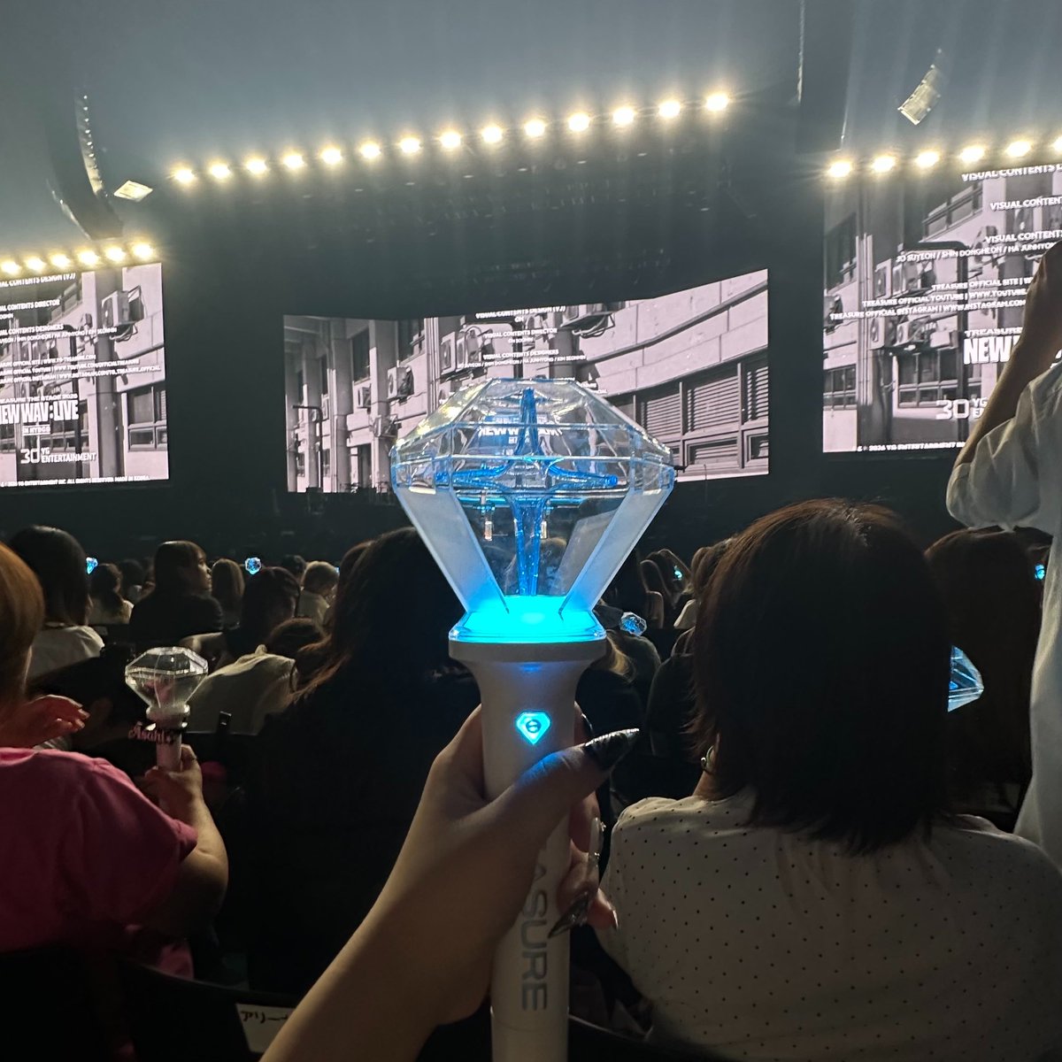w_ki07's tweet photo. treasure 神戸 GLION ARENA KOBE

2日目は入る予定なかったけど急遽参戦して3公演全部楽しかった♪最後はハルトからよしよし🫳🏻もしてもらえて幸せいっぱいでした❤︎⸝⸝⸝
福岡もよろしくね✨️ https://t.co/vp5vugGrEI