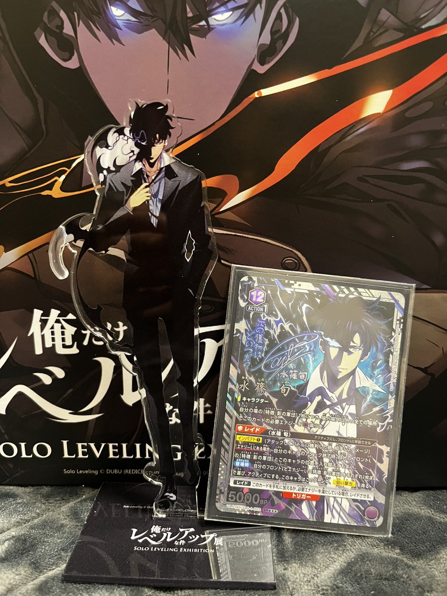 bot92740872's tweet photo. スーツ旬めっちゃかっこよくて好き！！

並べてたらアクスタもあと1.2個欲しくなってしまったし、カードも欲しいけど、高いからしんどい https://t.co/DssmCZpXW6