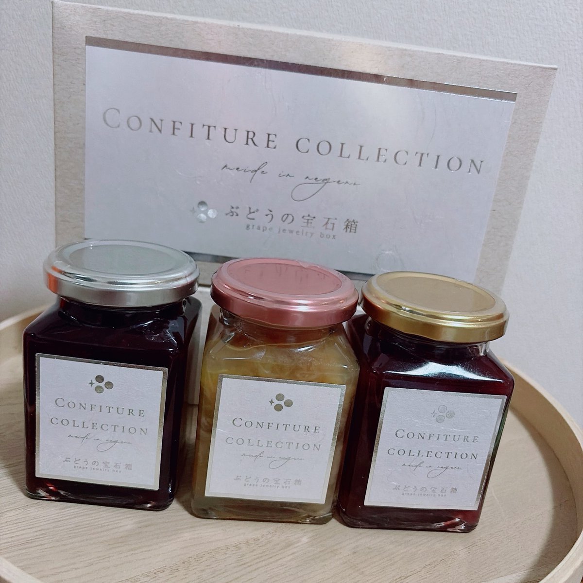 naa_amabile's tweet photo. 信州須坂 ぶどうの宝石箱 伊藤葡萄ファーム🍇💎@2100housekibako 様より

ぶどうの宝石箱
コンフィチュールコレクションをいただきました👼🏻💕

ゴロゴロとした果肉🍑🍇で果物の甘さがしっかり味わえるの🫶🏻💗

私はヨーグルトやクリームチーズとパンにのせて食べるのが美味しくてオススメします🫰🏻💗 https://t.co/iHV3HYxklQ