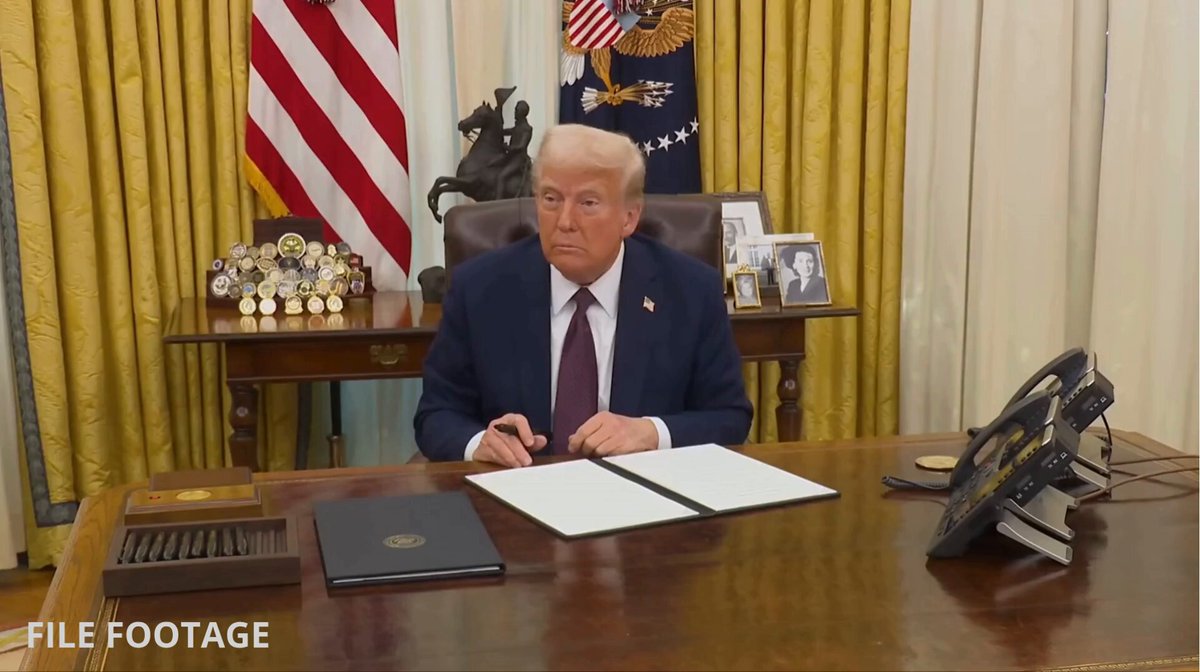 ATorazou's tweet photo. 速報：

🇺🇸 トランプ大統領が午後1時30分（米東部時間）に重要な大統領令に署名するみたい

彼がわざわざ署名式をやるなんて、よっぽど大事なことがあるときだけなんだよね

今日のトランプにみんな注目だぜ！！ https://t.co/6jhPFOCgUk