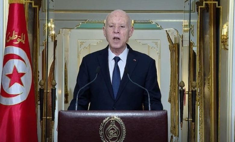 tunisianobs1's tweet photo. هل اقترب سقوطه؟ تصاعد المؤشّرات على تآكل شرعية وشعبية نظام قيس سعيّد
#تونس #قيس_سعيد 
https://t.co/rXq9yNInGu https://t.co/rE3QPaEhdQ