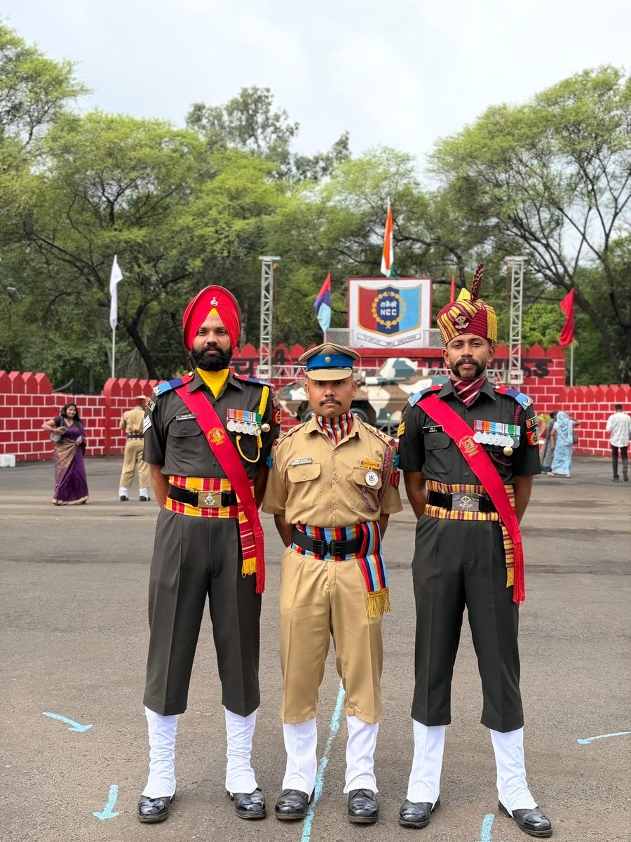 nccdibrugarh's tweet photo. Proud moment for Dibrugarh! 🎖️ CTO #BrinchiBorgohain of Govt. Boys' H S School, Dibrugarh has won the Commandant's Silver Medal and secured 2nd Overall Order of Merit at PRCN Kamptee, competing among 553 trainees from 17 NCC Directorates. NER shines! 🇮🇳
#NCCDibrugarh #PRCN https://t.co/ncQn4vyriU