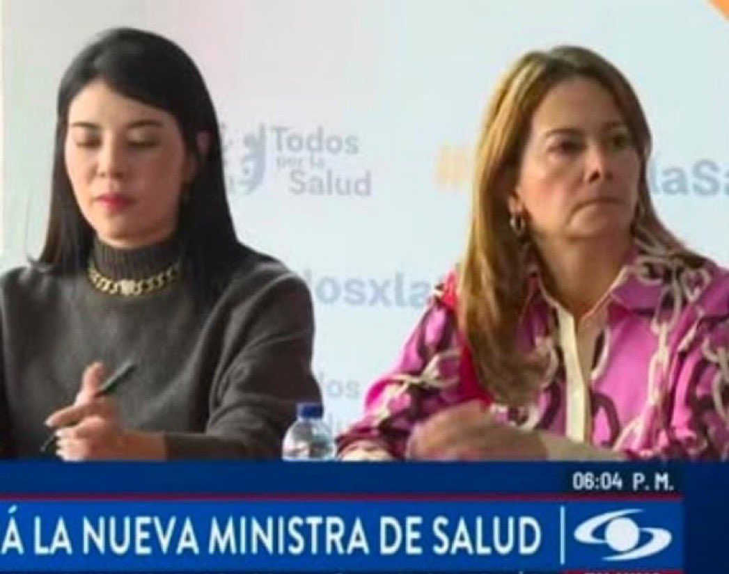 LilianaCastanoG's tweet photo. Señora Ministra de Salud designada @anavesga_g ¿sabe usted que la arpía, desvergonzada que aparece sentada a su lado en esta foto de nombre Karen Cortés, es una lagarta profesional, pero además es lo que en esta red conocemos como “bodeguera”, una sicaria digital a SUELDO dedicada a calumniar a @ABDELAESPRIELLA con todo tipo de mentiras dejando un manto de duda sobre temas tan delicados como el testaferrato y lavado de activos. 
Señora Ministra,  con mucho respeto le pido que tenga cuidado con la gente que se acerque a usted  ahora o en el futuro queriendo trabajar en el Ministerio, hay médicos Abelardistas súper preparados que trabajaron arduamente durante la campaña y podrían aportar mucho, este tipo de personajes sin ética ni escrúpulos no pueden hacer del gobierno.