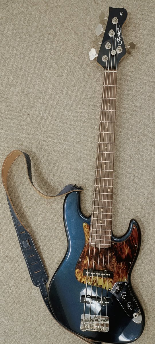 supaconnnn's tweet photo. Freedom custom guitar research
素直な音で、素晴らしいクオリティ。

#FCGR https://t.co/w5lH1UIzgZ