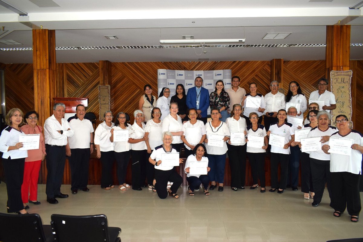IESSStodomingo's tweet photo. #IESSteCuida | Culminamos los módulos I y II del Taller de Computación, en los que participaron 4️⃣5️⃣ adultos mayores del Programa de Envejecimiento Activo del @IESSStodomingo.👵👴

💻¡La tecnología también es una herramienta para un envejecimiento digno y saludable! https://t.co/Ib5v0HIFtg