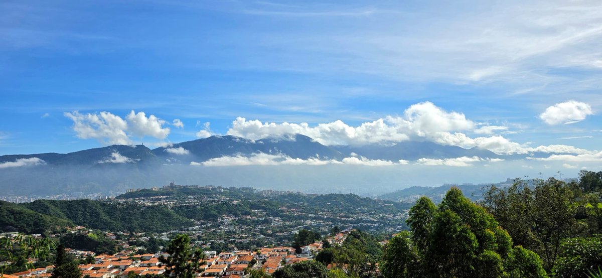 CATERINAV's tweet photo. #3Ago Imposible que seas más hermosa.

Buenos días Caracas. Amada Venezuela.
Ph: @ChristianVeron https://t.co/Hjl5UP8ujB