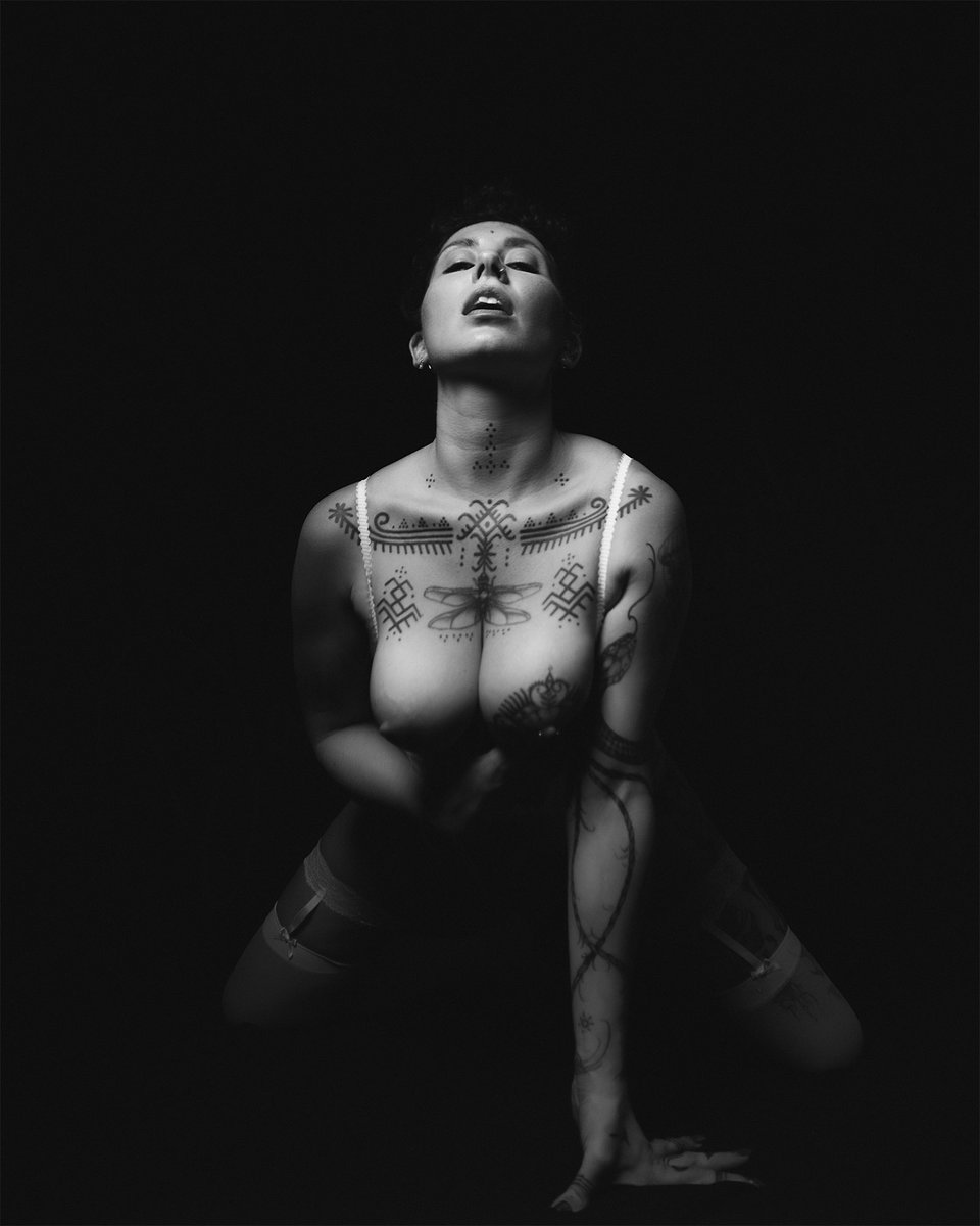 thenudestack's tweet photo. 📸 by @damirezatelier 

More available on his paтreon https://t.co/PUM0bYhQOL https://t.co/AS8lnyYsIx