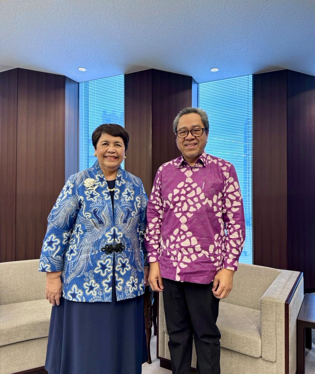 rozianghani's tweet photo. Candid discussion with HE Dr Nurmala Kartini Pandjaitan Sjahrir, Ambassador-designate of 🇮🇩 to 🇯🇵 at the 🇮🇩 Embassy in Shinagawa, Tokyo on various matters of mutual interest including developments in 🇯🇵 and on our citizens residing in 🇯🇵

@MYEmbassyJapan https://t.co/3ZbVR23bwT