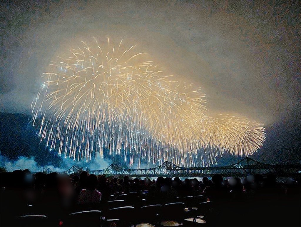 KaGu_yume03's tweet photo. あの最高の花火をまた見たいと思い、行って来ました！
凄く綺麗だったし、今年も感動してうるっとしてしまった(⸝⸝⸝; ⌓ ;⸝⸝⸝)
本当に行けて良かったです…！！最高の時間をありがとう✨

 #長岡まつり大花火大会　#長岡花火 https://t.co/PB9bjmNUpn