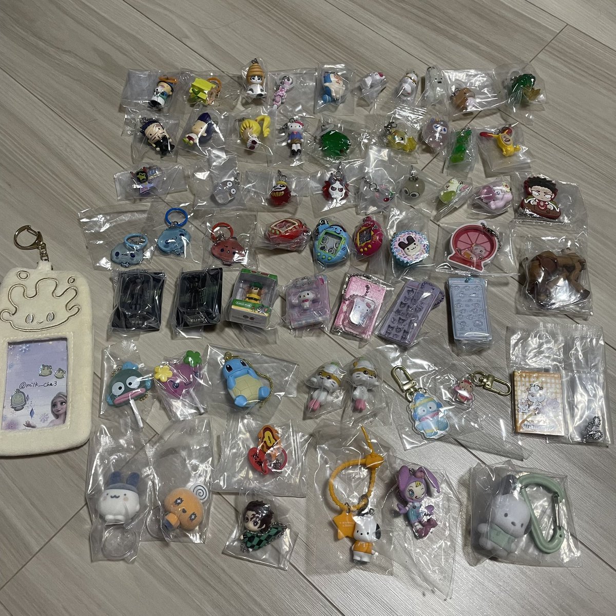 milk__cha3's tweet photo. 譲渡 ガチャ めじるしアクセサリー チャーム たまごっち サンリオ ハンターハンター おでんくん CRAZYRACCOON マルチチャーム ボンドロ シャカシャカキーホルダー

譲 画像参照

求 定価＋送料

多摩センター、橋本、町田付近(京王線横浜線内可)or郵送 https://t.co/O19XVDLZQM