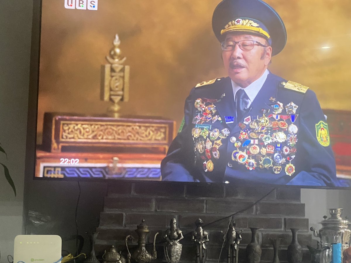 BPurevsuren3's tweet photo. Энэ хүн маааш олон гавьяа байгуулжээдээ.Яг ямар ямар гавьяа юм болоо? https://t.co/wzTNlCTh2t