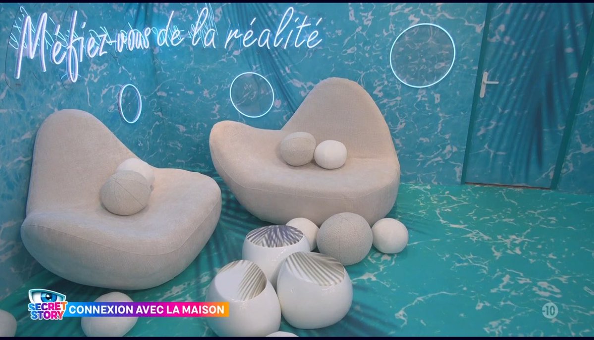 useerdns's tweet photo. Greta : j’aime les -  
Valerie :  
#secretstory https://t.co/3RP8aKUCiZ