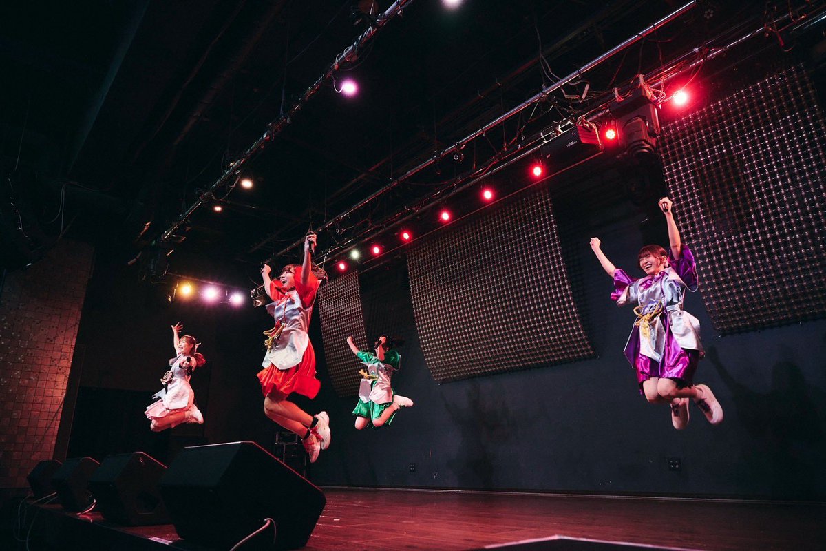 veryuka tweet picture