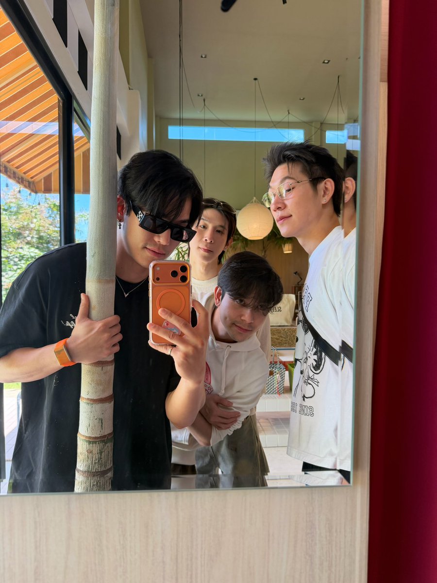 mmaxmaxxxx's tweet photo. แปลกๆป้ะ 

YOUR THIRD SERIES EP2

#ที่สามของเธอEP2 https://t.co/tv0UYOS8gi