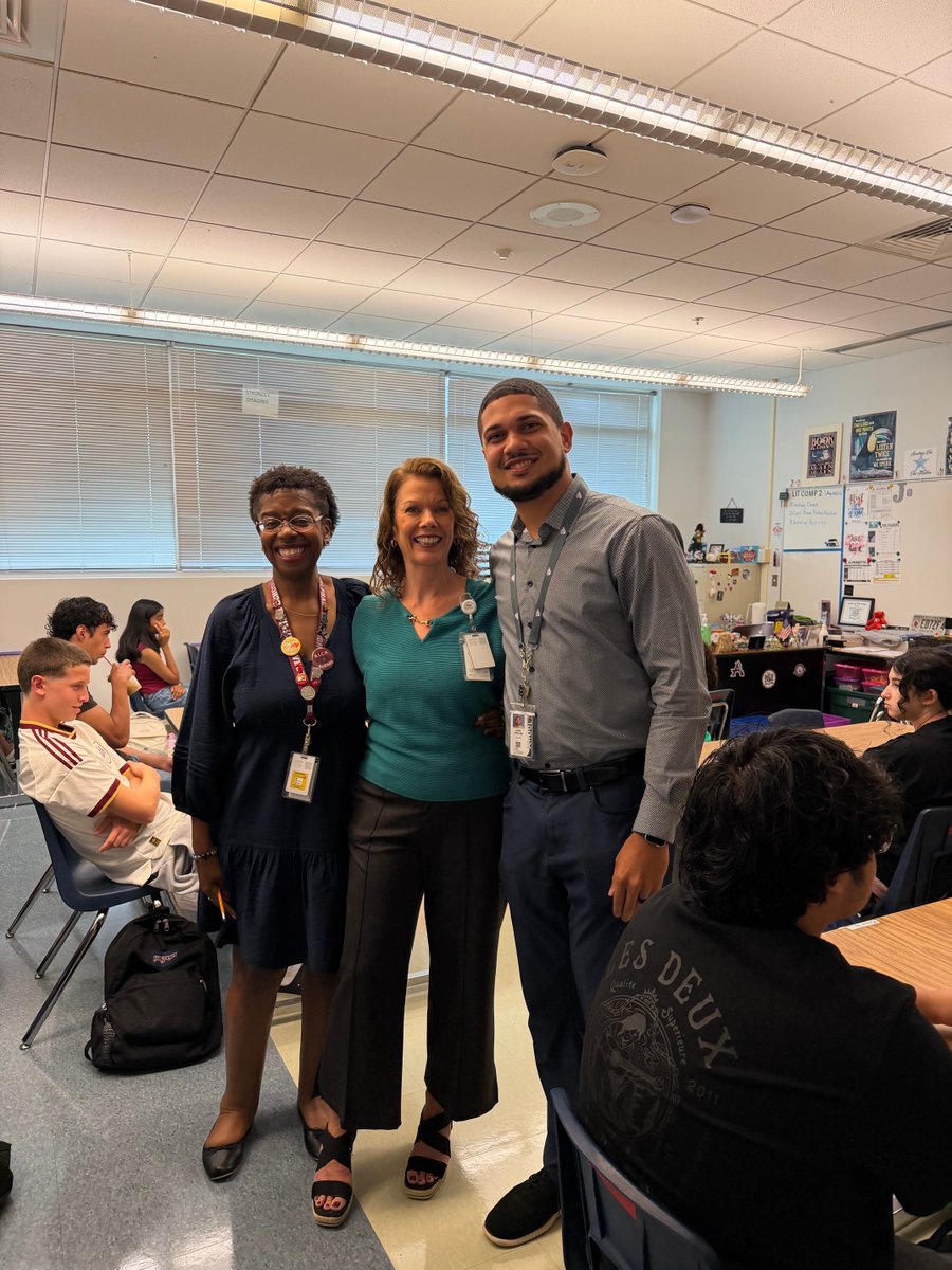 ShannonNKersey's tweet photo. The highlight of my 1st day of school visit to AHS was greeting a former student coming back to begin his career as a teacher &amp; co-teaching with a legend, Ms. Scott!! Congrats, David Swillum! So proud of you. Go change lives. #WelcomeBackFCS #AlwaysARaider https://t.co/KW07DUHdEz