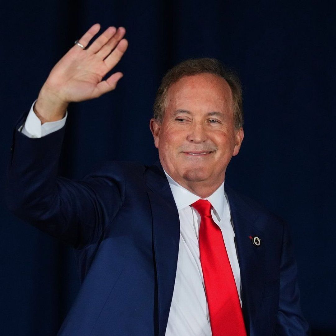TeamTalaricoHQ's tweet photo. Ken Paxton currently owns a 5 bedroom, 3 story lodge in Oklahoma, advertised as a “modern luxury.”

The property is worth over $1.6 million. https://t.co/DI56rjeCaw