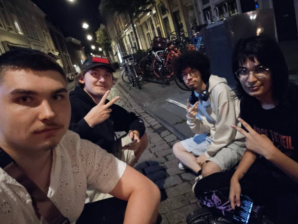AstroVnzz's tweet photo. @InnyNips only photo we got i think 🥲 https://t.co/8RkBybt9Yd