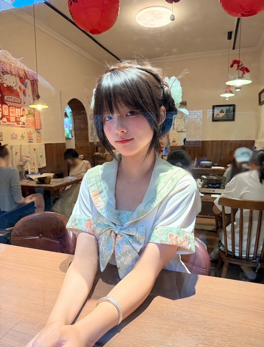 Telegramoffice's tweet photo. 豆蔻年华 #少女 https://t.co/t8sZuKUtIq