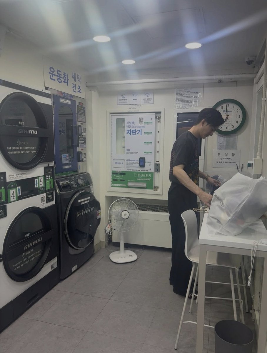 qqs10ve's tweet photo. 岡田将生、殺し屋たちの店2思い出写真の所々に生活感添えてくるのずるいって https://t.co/uWbMtRYVTx