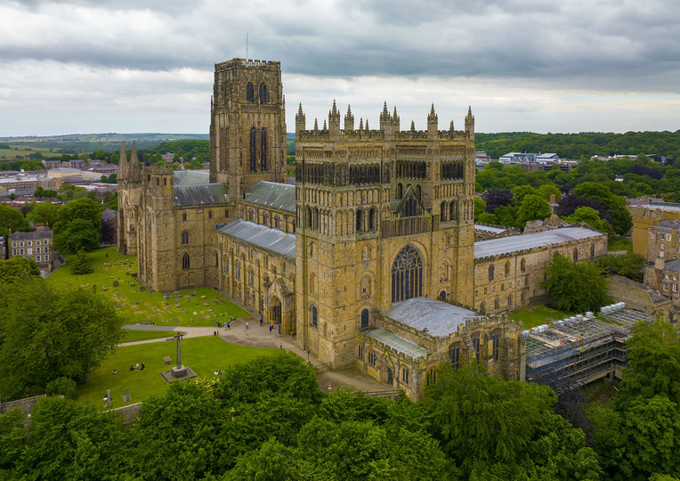 RegardFC's tweet photo. 1120e billet de blog dans le fil "BBC R3" : "Durham Cathedral (25/07/2024)". Une matinée en direct de musique, d'histoire, de patrimoine ancien et actuel, avec le guide de premier ordre Petroc Trelawny.
Cliquer pour accéder à l'article → https://t.co/wKr22ktJc5 https://t.co/4vgMQ39Vlx