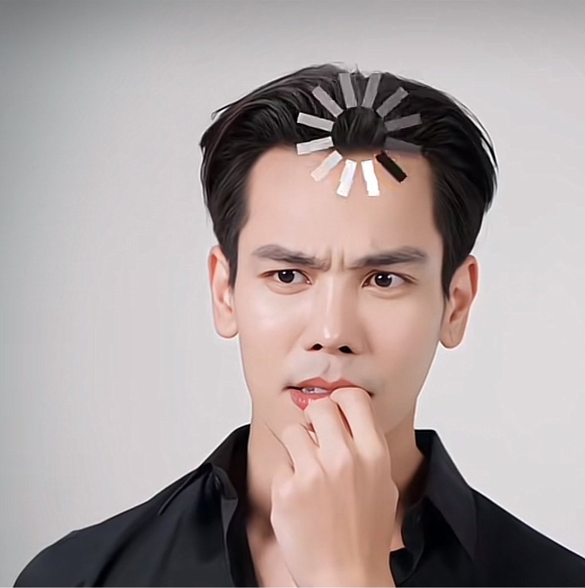wwhatthefish_'s tweet photo. นอกจากเป็นพระเอกแล้วก็ยังเป็นมีมด้วย https://t.co/sYVjvWp0st