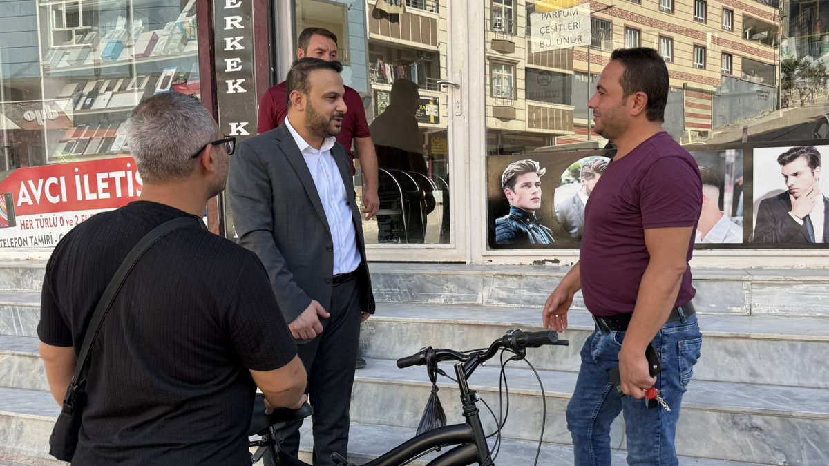 mbagmanci63's tweet photo. Süleymaniye Mahallemizde Hemşehrilerimizle İç İçeyiz! 

İlçe Başkan Yardımcılarımız Sn. Abdulkadir Aksoy, Sn. Tuncay Dağ ve Yönetim Kurulu Üyemiz Sn. Halil Kaya ile birlikte esnafımızı ve kıymetli vatandaşlarımızı ziyaret ettik.

Gelen talepleri yerinde dinliyor, Haliliye’miz için ortak akılla ve anında çözümler üretmek gayesiyle çalışıyoruz. Bizi her daim muhabbetle karşılayan hemşehrilerimize teşekkür ediyoruz. 🤝

#AKParti #Haliliye #MustafaBağmancı #Şanlıurfa 

@RTErdogan @abuyukgumus @bybekirbozdag @acarfaruka @AKGMTeskilat @hakanaksu058 @farukaytek @ensartopcu @milhamigunbegi @fatmaocak0663 @MDOGANSALAR_TR @AkHaliliiye @AkHaliliyeKadin @akgenchaliliyee @akadiraksoy63 @tuncaydag63 @halilkaya8989