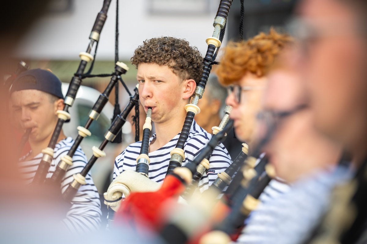 LorientAgglo's tweet photo. 🥁 Festival Interceltique de Lorient | #interceltique26
👧 Place à la jeunesse du Bagad Jeunes Sonerion
🪈 Et ses musiciens de 12 à 21 ans issus de 27 bagads des différents départements bretons
👏 Une véritable aventure humaine et une relève assurée pour la musique de demain ! https://t.co/boPLhrZvYM