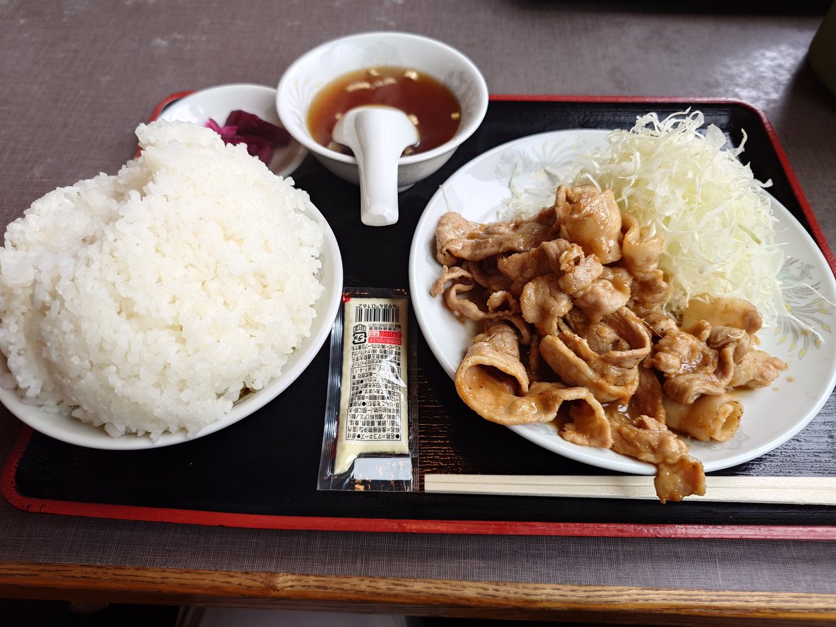 F4056314308's tweet photo. 今日のお昼ご飯
小美玉市　珍来小美玉店さん
生姜焼定食＋チャ―ハン＋餃子
石岡のむつみ食堂さんに伺うも駐車場が無いとの事で断念🥲珍来好きとしては初訪🚗全体的にボリューム満点❗味付けは閉店した珍来美野里店の焼定と餃子の方が旨かった👍あの味もう一度食べたいです😋 https://t.co/OufUusgJ4R