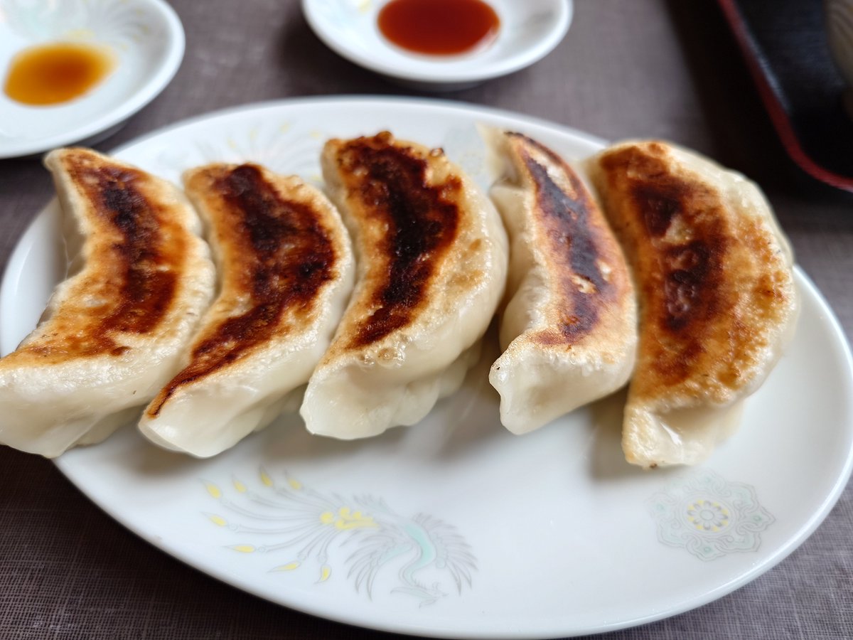 F4056314308's tweet photo. 今日のお昼ご飯
小美玉市　珍来小美玉店さん
生姜焼定食＋チャ―ハン＋餃子
石岡のむつみ食堂さんに伺うも駐車場が無いとの事で断念🥲珍来好きとしては初訪🚗全体的にボリューム満点❗味付けは閉店した珍来美野里店の焼定と餃子の方が旨かった👍あの味もう一度食べたいです😋 https://t.co/OufUusgJ4R
