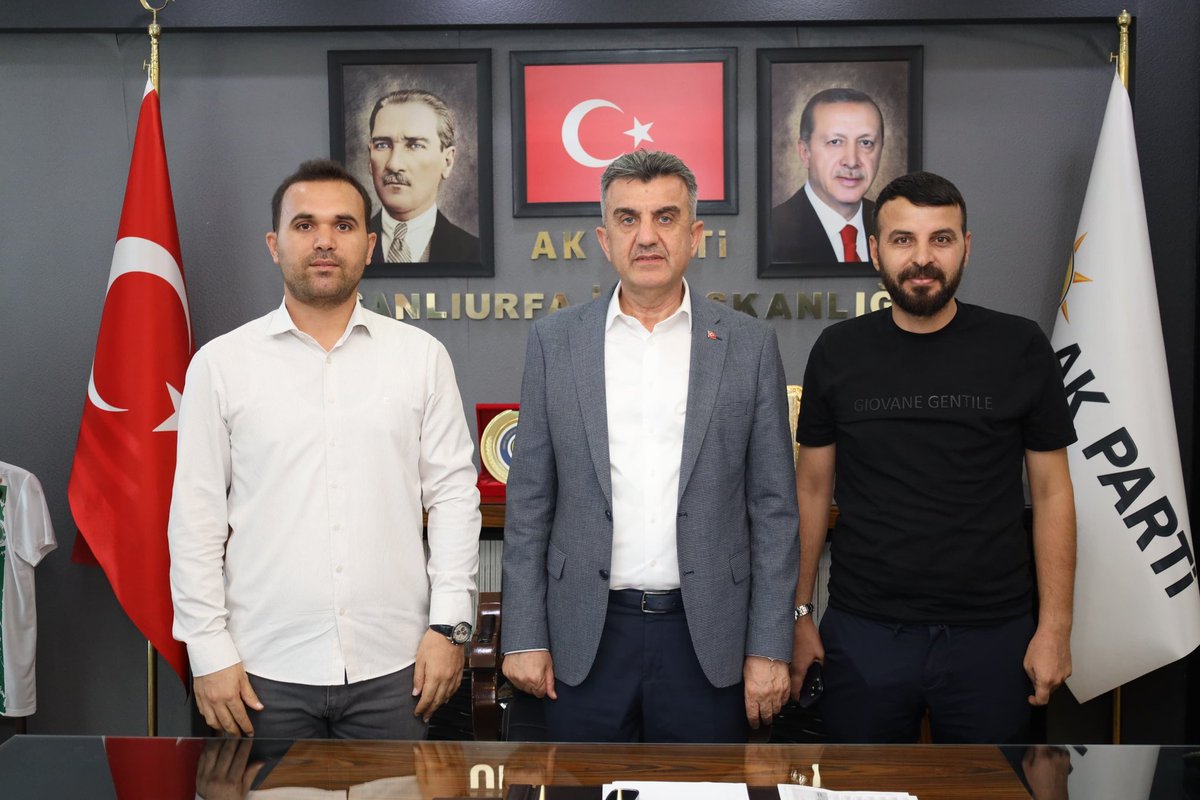 akpartiurfa's tweet photo. Önceki Dönem Eyyübiye Gençlik Kolları Başkanımız, Eyyübiye Belediye Meclis Üyemiz Hamza Göktaş, İl Başkanımız @milhamigunbegi'yi ziyaret etti.

Nazik ziyaretlerinden ötürü kendilerine teşekkür ediyoruz. 
@RTErdogan @Akparti @abuyukgumus @hakanaksu058 @farukaytek https://t.co/gikKvdLLfs