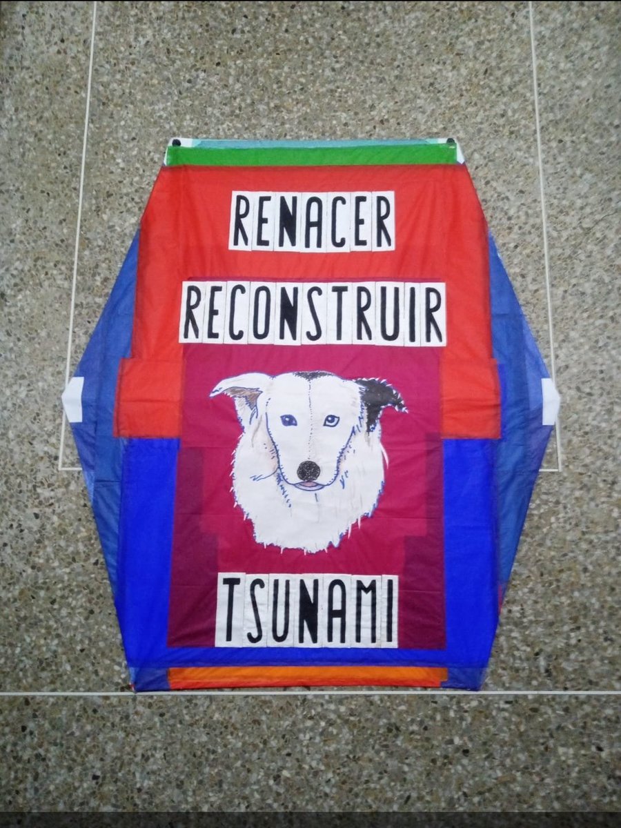 maibortpetit's tweet photo. El arte del Señor del Papagayo honra al héroe canino Tsunami

El reconocido activista y artista venezolano conocido como 'el Señor del Papagayo' volvió a convertir su creatividad en un mensaje de país. En esta oportunidad, dedicó una de sus emblemáticas cometas a Tsunami, el  célebre rescatista  que se ganó el cariño y admiración de los venezolanos por su entrega en las labores de búsqueda y salvamento de personas en los terremotos del 24 de junio.
Un homenaje que reconoce a un héroe de cuatro patas cuyo legado seguirá vigente en la memoria de Venezuela.