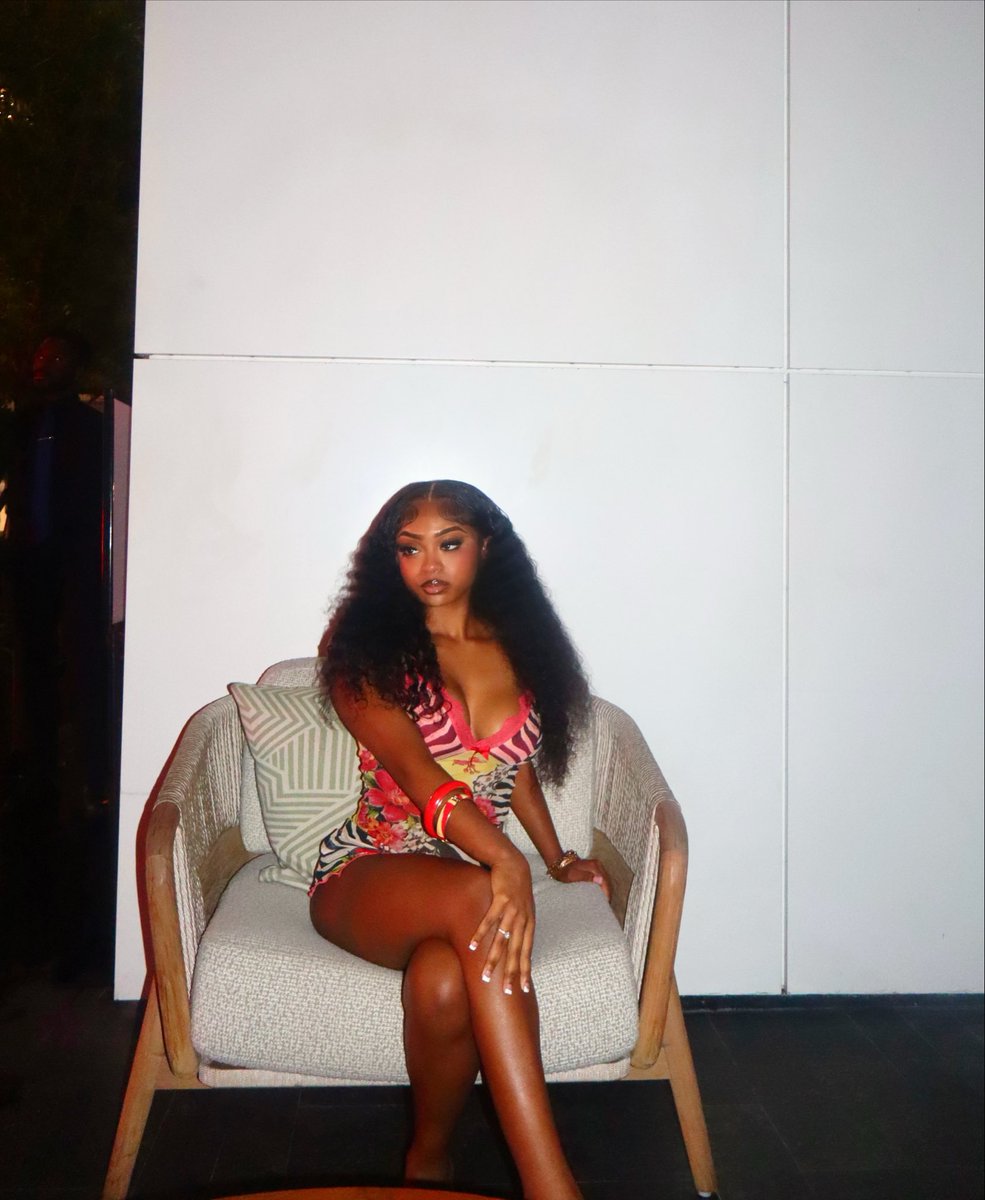 ashkaoir's tweet photo. meet me in miami https://t.co/bRCYaR1LfE