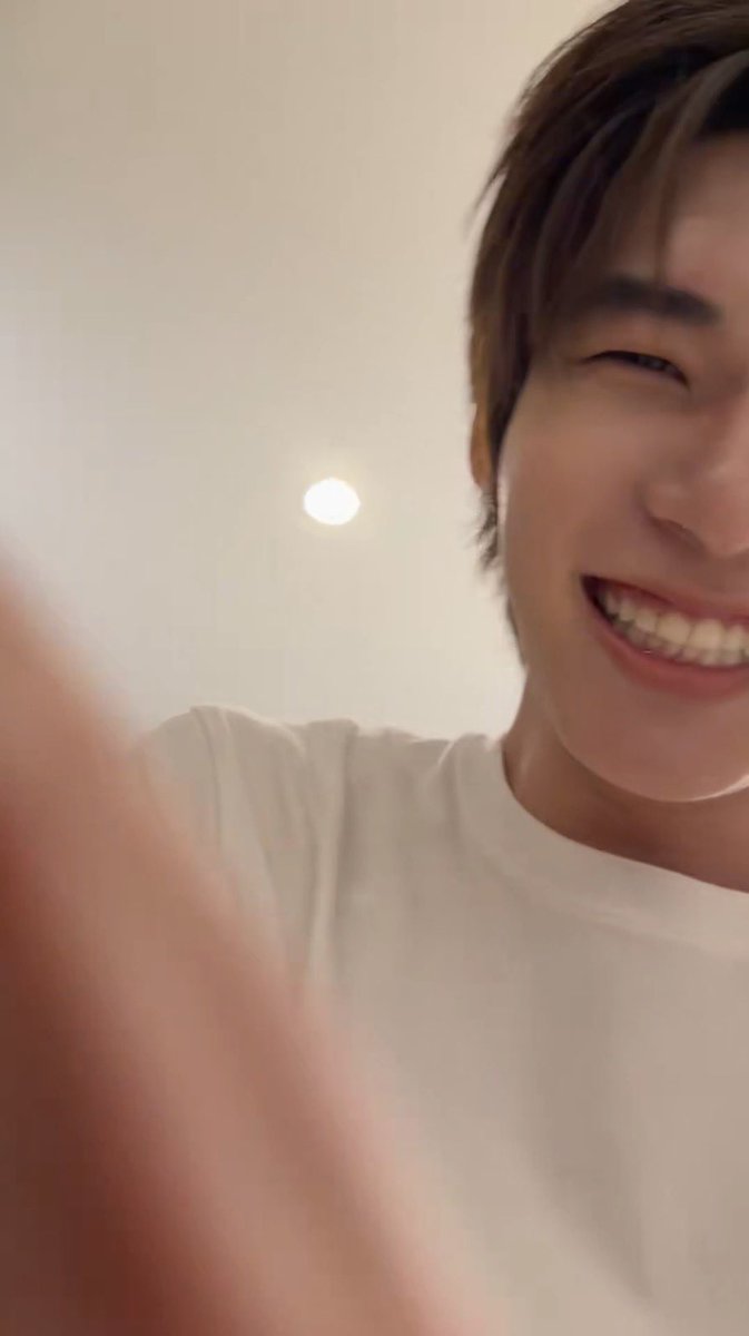 eeqlanwoil's tweet photo. บางทีก็สงสัยอะ ว่าคนหลังกล้องต้องน่ารักขนาดไหน https://t.co/I6olgViwPK