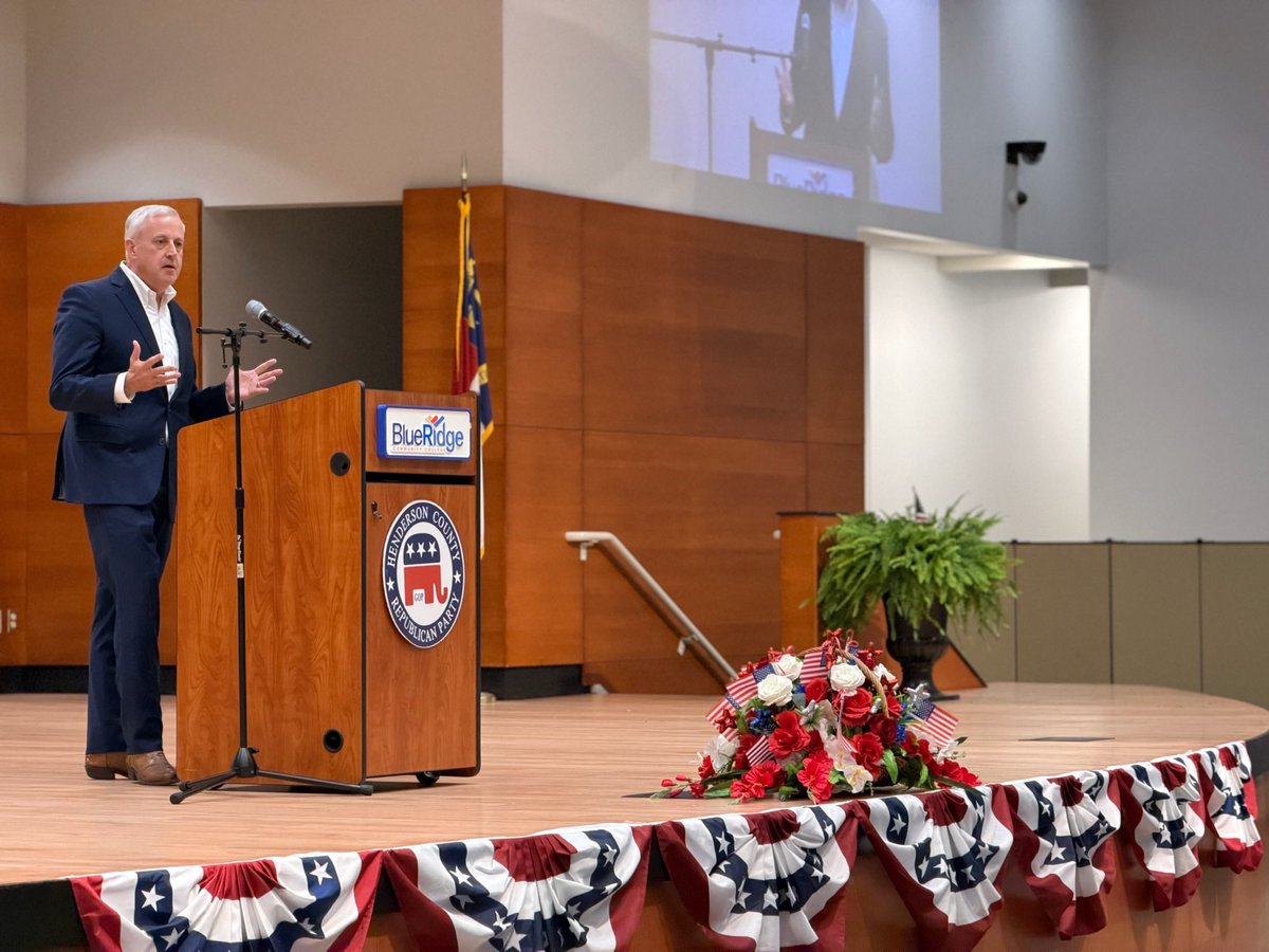 WhatleyNC's tweet photo. Congratulations to the Henderson County GOP for a fantastic Lincoln Reagan Dinner!

Suzie and I enjoyed spending time with Patriots from across WNC, discussing Roy Cooper’s disastrous record and my plan to help you Make More and Keep More. https://t.co/QTiaez4tNz