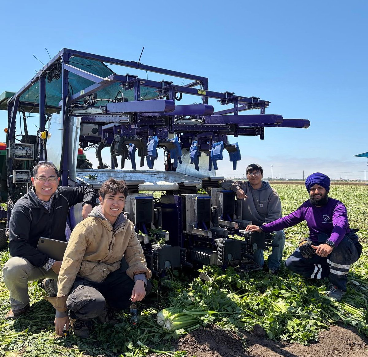 bernsteinres's tweet photo. Beagle Tech (@BeagleTechAI)  is running the V100 in celery this Wednesday in Gonzales. Live in the field, 10am, at the @RijkZwaan field day.

Celery is a hard crop to automate. Heavy, variable, and you cut low and blind. Worth seeing what holds up in real harvest conditions. https://t.co/omK6QU4moW
