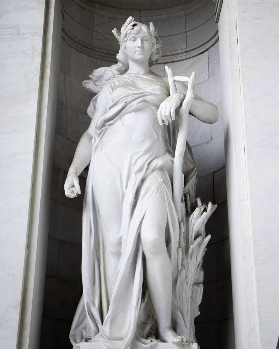 mbellasartes's tweet photo. Hay esculturas del Palacio de Bellas Artes que tuvieron otra historia antes de llegar aquí.

La Ley, La Verdad y El Trabajo, del escultor francés Paul Gasq, fueron concebidas para el antiguo Palacio Legislativo Federal y, tiempo después, pasaron a formar parte del Palacio de Bellas Artes.

¿Ya habías descubierto estas alegorías desde sus balcones?

Conoce nuestras visitas guiadas de Historia y Arquitectura del Palacio de Bellas Artes.

Visítanos a partir de mañana a las 10 h.