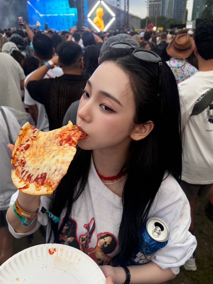 karinaspics's tweet photo. katarinabluu instagram update https://t.co/khh1a8n5OY