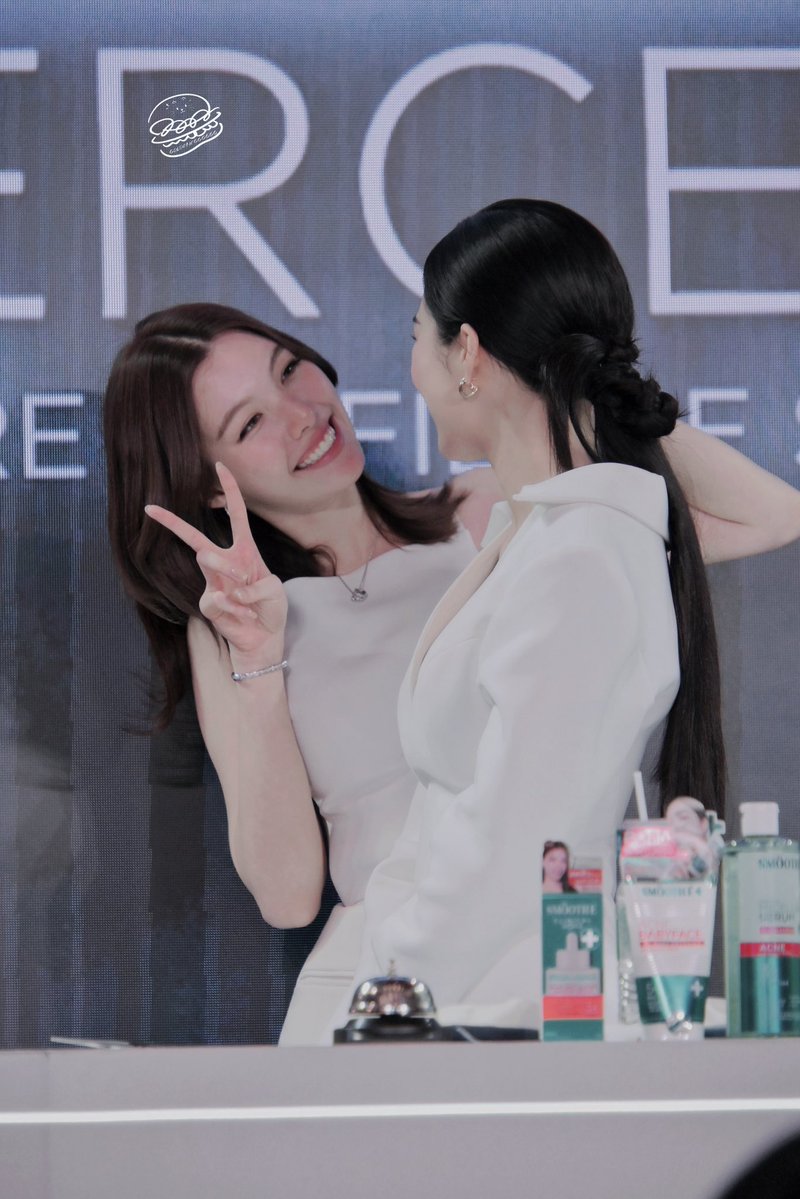 LingOrmTagTrend's tweet photo. หันไปเจอน้องออม พี่ก็ไม่เจออะไรอีกเลย 🙂‍↔️

LINGORM PRESENTER SMOOTHE
#LingOrmxSmoothE_FIERCESKIN https://t.co/5QCmey21vN