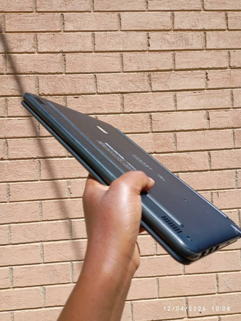 TibrahMw's tweet photo. DELL LATITUDE 3189
Intel Core 
6th generation 
Touch Screen******🔥🔥🔥
128GB SSD
4GB RAM
2-usb port 
Battery 4-5hrs
360% rotation
Going at K450,000 and Negotiable.
Contact 0984192778/0888645430

Retweet please. https://t.co/w9jaiBGdkn