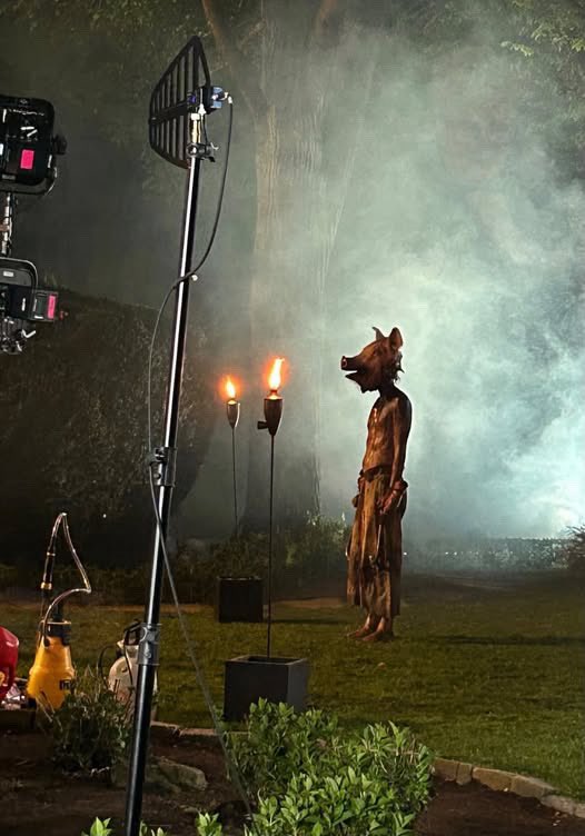 AHSZone's tweet photo. New photo of The Piggy Man on the set of “American Horror Story: 13” back in April. https://t.co/m79TsenYd3