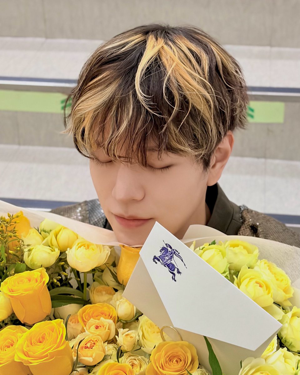 seungminismos's tweet photo. que odio esse é o cabelo mais lindo que ele ja teve nao aceito que durou so algumas horas https://t.co/uhhDWgBBgE
