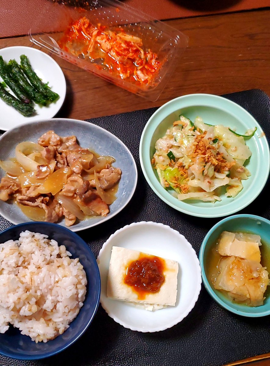 peri2712's tweet photo. 8/3 今夜の息子のご飯
・豚生姜焼
・キャベツときゅうりのゴマドレ和え
・揚げ出し豆腐&amp;辛味噌冷奴
・もち麦ご飯

今日はパソ教室で簡単な地図作り途中までやってきました
ワードアート?図形の挿入?サイズ変更?図形のコピー?
((ﾉ∀゜)･ﾟ･｡ ｱﾋｬﾋｬﾋｬﾋｬ
メモった文字がよくわからんて🤣 https://t.co/WLUk0gslXG