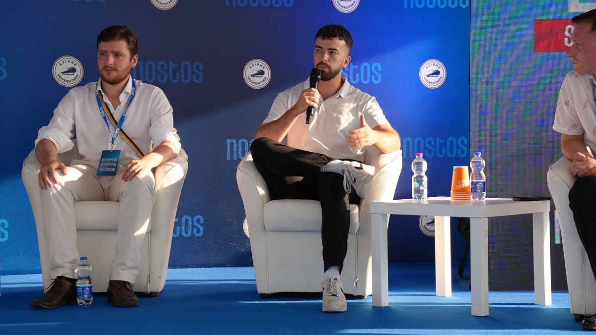clement_lrd_'s tweet photo. Nous étions présents ce week-end à l’événement Nostos organisé par @AzioneUni. L’occasion de retrouver nos alliés européens 🇮🇹🇪🇸🇩🇪🇸🇪🇳🇱🦁. 

Il mare ci riporta sempre a casa 🌊 https://t.co/V54MdWrjmS