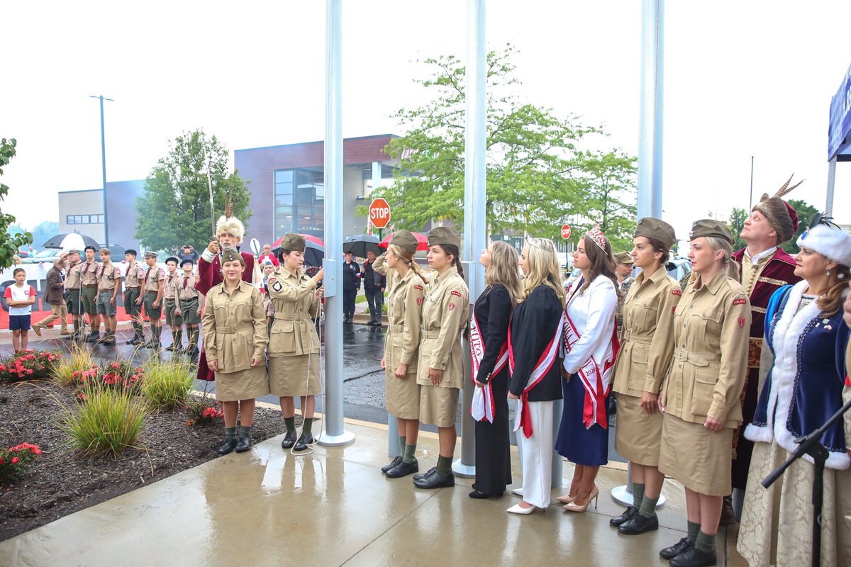 PolishSlavicFCU's tweet photo. Chwała Bohaterom! On August 1st, 2026, we commemorated the 82nd Anniversary of the start of the Warsaw Uprising that took place to fight for Poland’s freedom & independence during the 2nd World War. Sirens rang at 10 a.m. CDT in front of the Polish & Slavic Federal Credit Union’s Algonquin Branch to honor the 250,000+ lives that were sacrificed. May they never be forgotten! #warsawuprising #PowstanieWarwzawskie #neverforget