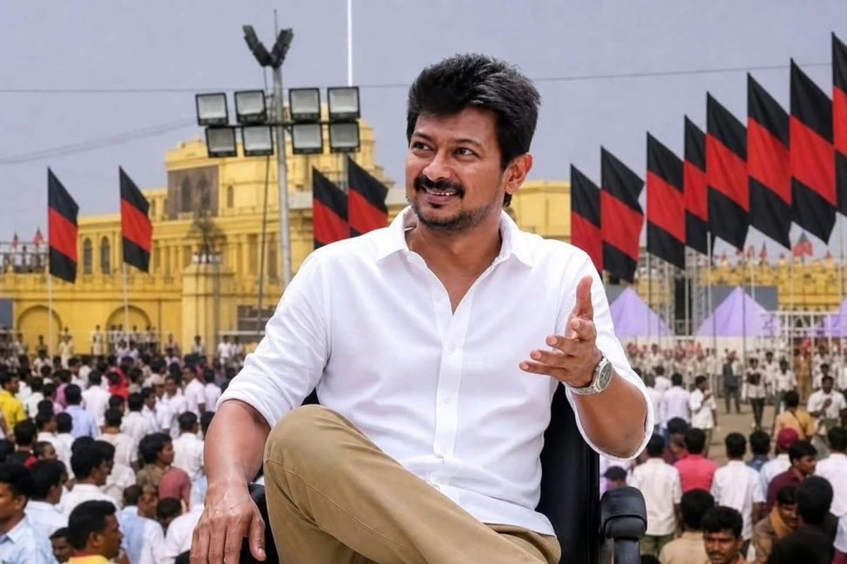 tis_Pops's tweet photo. ~ மன்னிப்பு வேணுமா? அப்ப என் கால்'ல வந்து விழுங்கடா. https://t.co/l3l2dg2SYT