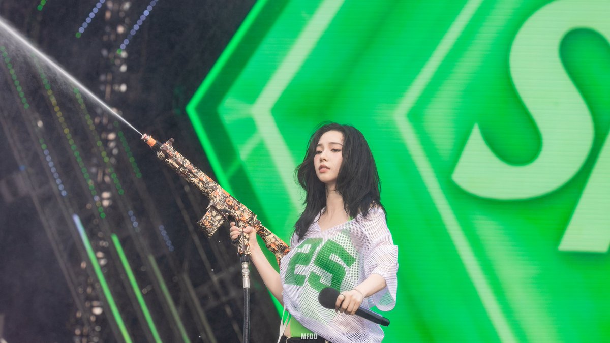 __mfdd's tweet photo. Karina    

260725 HQ  

Waterbomb Seoul   

(2)

#카리나 
#Karina 
#에스파 
#aespa https://t.co/tybswiv8yu